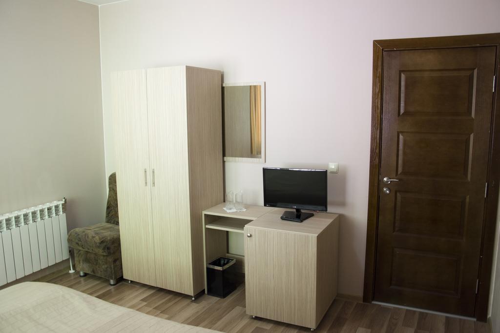 Ивелия Къща За Гости Dospat Bagian luar foto